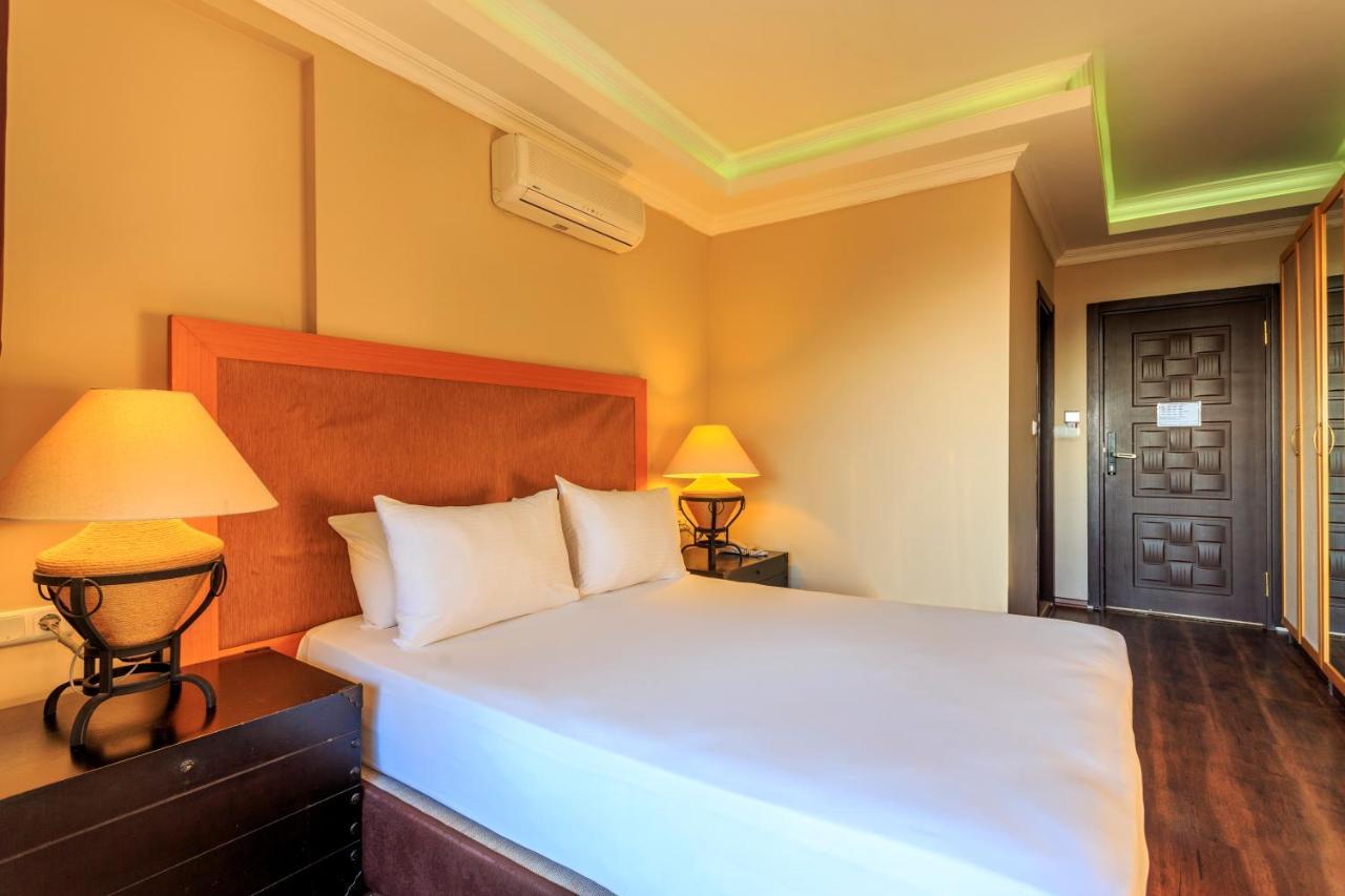 Manaspark Deluxe Hotel Oludeniz Bagian luar foto